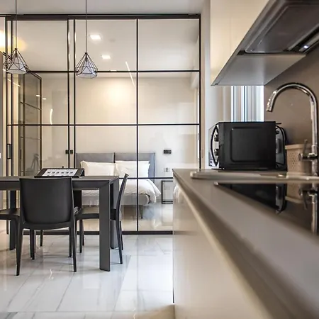 아파트 New & Bright Balcony Flat By Station *